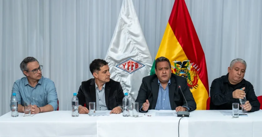YPFB identifica tres causas de la gasolina desestabilizada y asegura que la crisis fue controlada