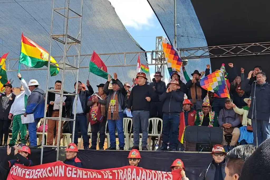 COB declara paro general indefinido con movilizaciones en todo el país