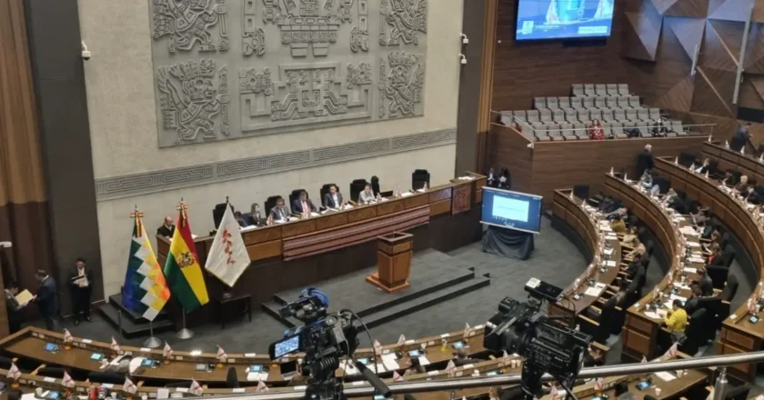 Asamblea evita censurar a Oviedo y cierra interpelación por caso “maletas” sin voto de confianza