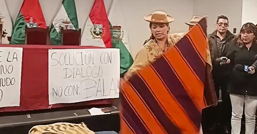 Senadora Ana María Crispin inicia huelga de hambre para exigir soluciones al conflicto social