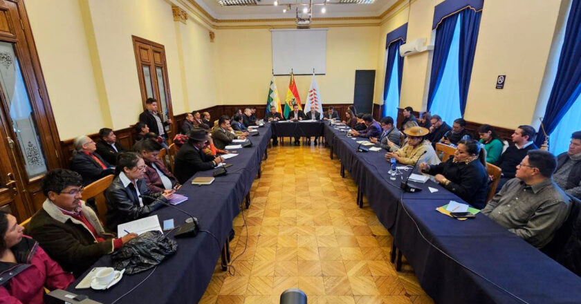 Comisión de Diálogo busca garantizar presencia de dirigentes movilizados en reunión convocada por la Vicepresidencia