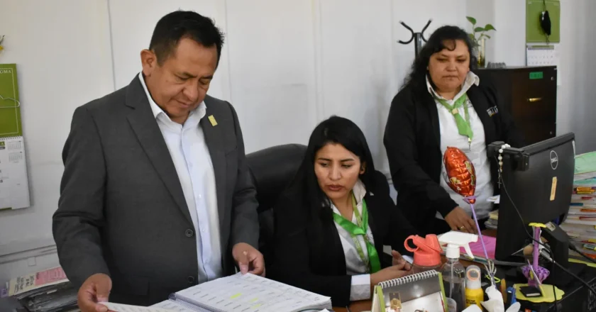 En inspección sorpresa el Fiscal Departamental verifica carga procesal y cumplimiento de políticas institucionales en Cochabamba