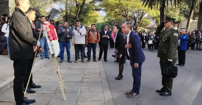 Fiscalía Departamental de Tarija rinde homenaje a la UAJMS por sus 80° años de trayectoria institucional