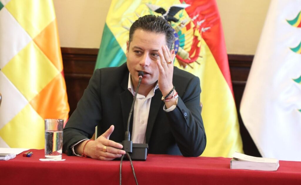 Lara afirma que no se quedará “de brazos cruzados” y apuesta por el diálogo para pacificar el país
