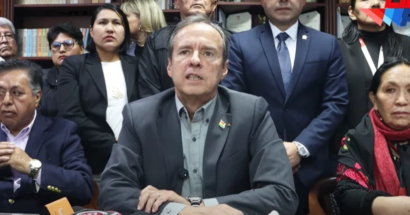 Titular: Tuto: “El miedo de Evo crece” y atribuye a su “desesperación” el recrudecimiento de los bloqueos