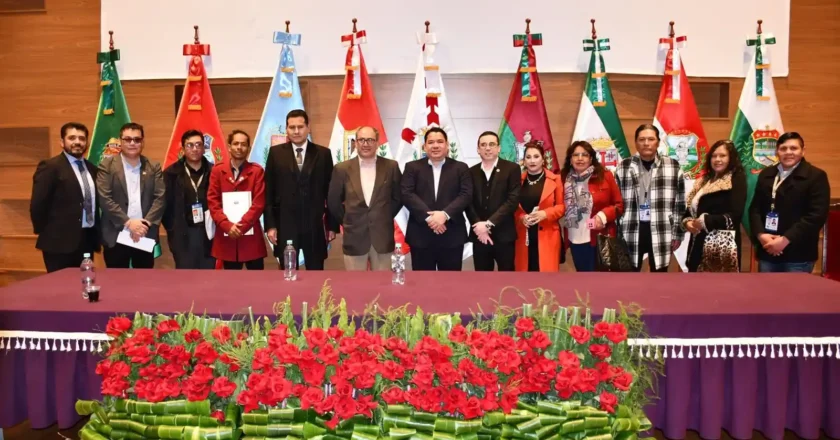 Fiscal General recibe la Distinción al Mérito Judicial otorgada por la Cámara de Senadores en homenaje a la Revolución del 16 de Julio