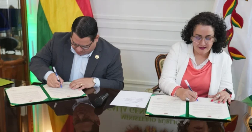 Fiscal General del Estado y Directora de Fundación CONSTRUIR suscriben convenio para fortalecer la formación de fiscales y la persecución penal especializada