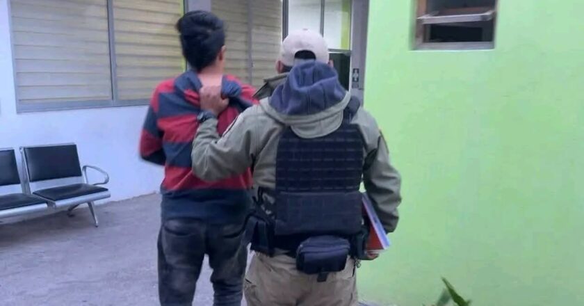 Fiscalía investiga por homicidio en grado de tentativa a joven que habría agredido a un adulto mayor luego de una discusión en vía pública