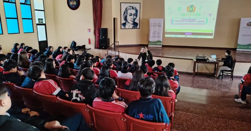 Tarija: Fiscalía socializó la Ley Nº 1636 para la protección de la integridad sexual de niñas, niños y adolescentes en entornos digitales a estudiantes del colegio La Salle