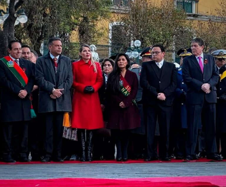 La Paz celebra sus 217 años con actos cívicos, religiosos y homenajes