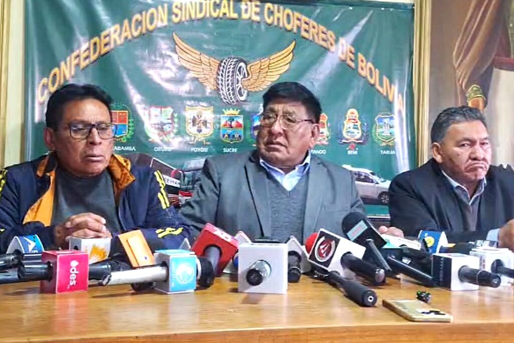 Choferes dan 48 horas al Gobierno para explicar la escasez de combustibles