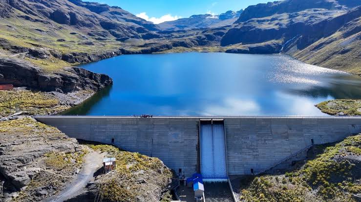 EPSAS descarta emergencia hídrica y garantiza agua potable para La Paz y El Alto hasta la próxima época de lluvias
