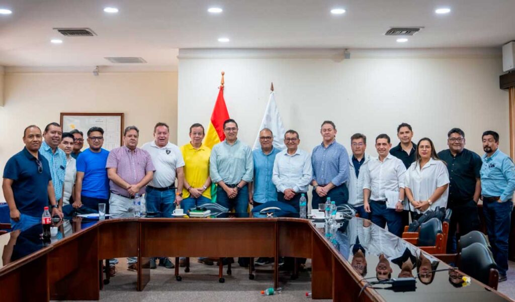 Gobierno y cisterneros llegan a un acuerdo y garantizan el transporte de combustibles