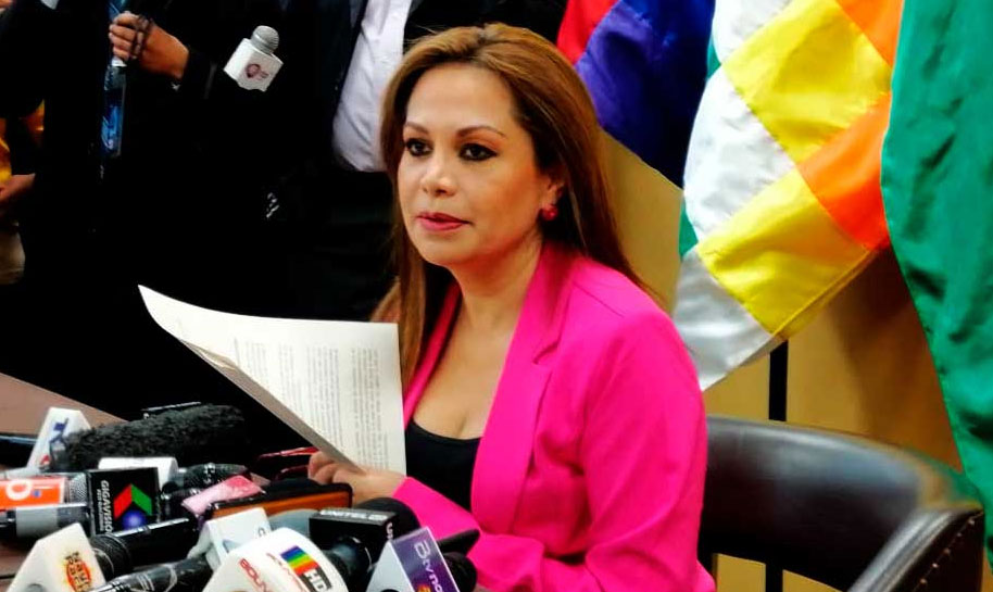 Roxana Lizárraga se desmarca del caso Cerimedo y anuncia que responderá por sus actos