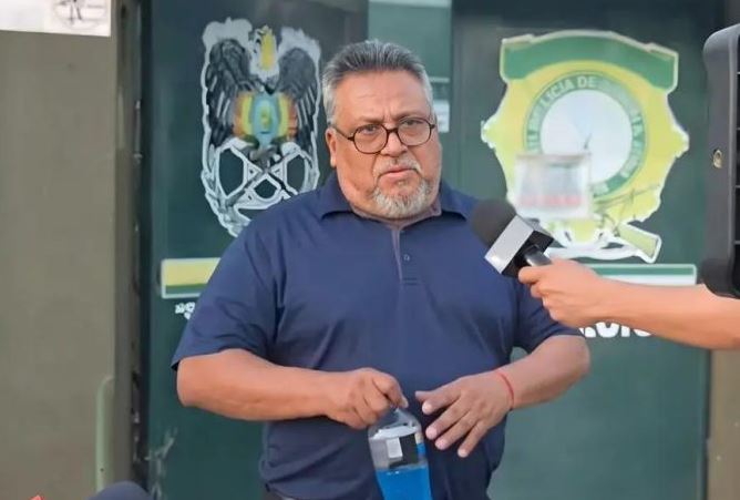 Luis Montaño queda en libertad tras declarar por la denuncia de presunta usurpación de funciones
